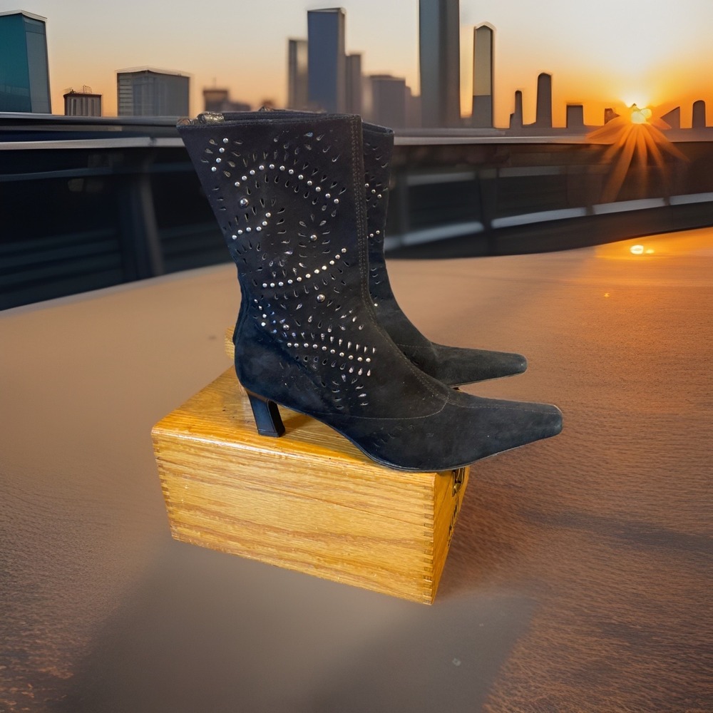 Enzo Angiolini‎ Natural Suede Ankle Boots Black Perforated Eagettup  Sz 8m